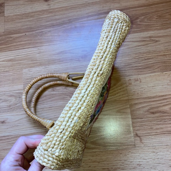 Vintage 70s Cross Stitch Straw Handbag Purse Florals Wicker Top Handles - Picture 4 of 5